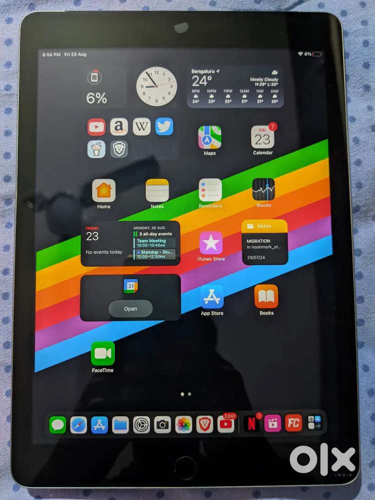 Apple iPad (5th Generation) – 128 GB – Cellular + Wi-Fi