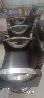 Saloon chair