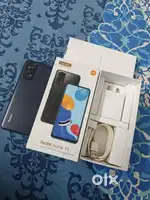 Note 11 in super mint condition, with bill box charger cable available