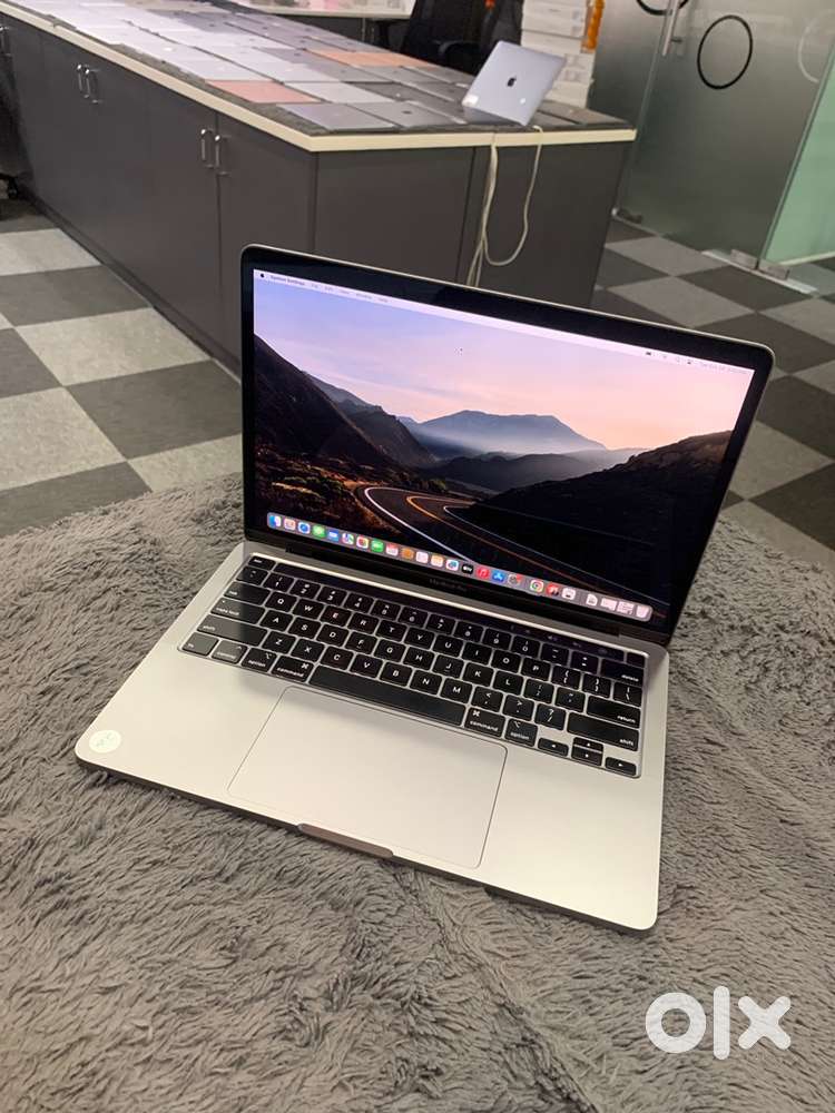 Apple MacBook Pro TouchBar 2020 13inch i7 32GB 512GB Warranty