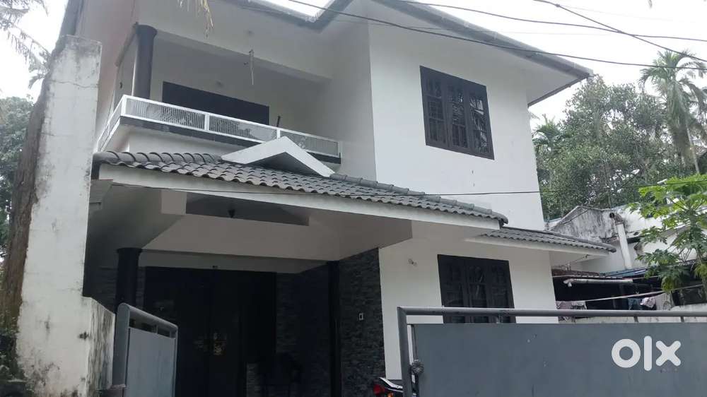 Rent 35000. Adv 150000.