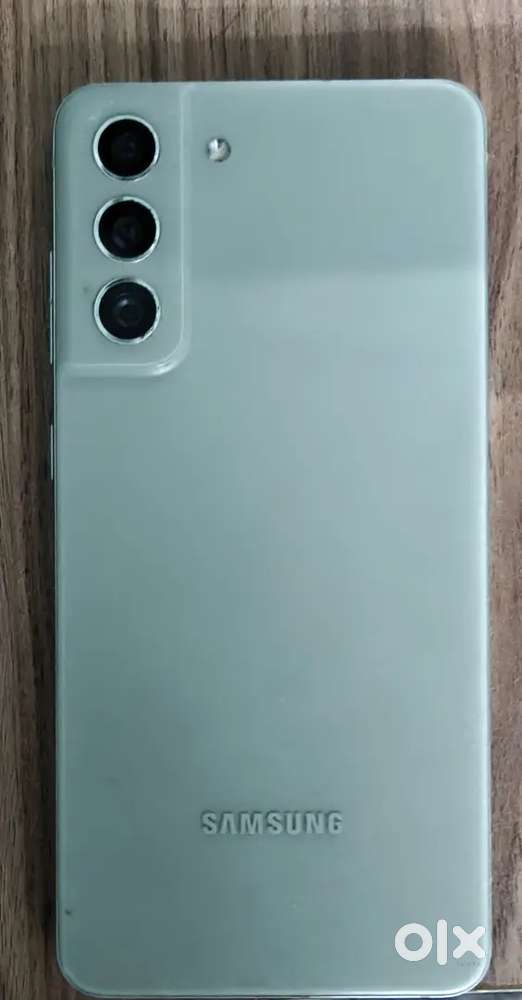 Samsung S21FE for sale. Price non negotiable