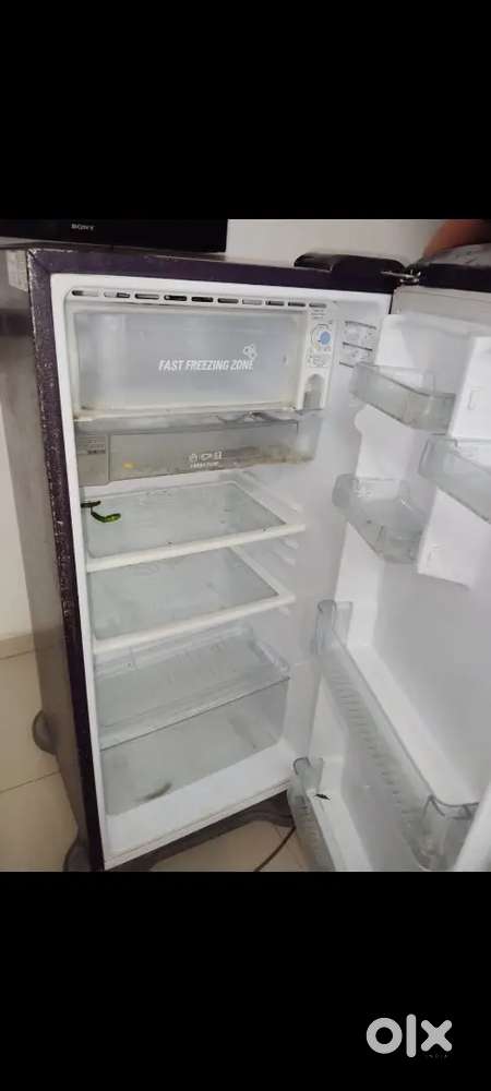 LG Fridge – Excellent Condition, Energy Efficient