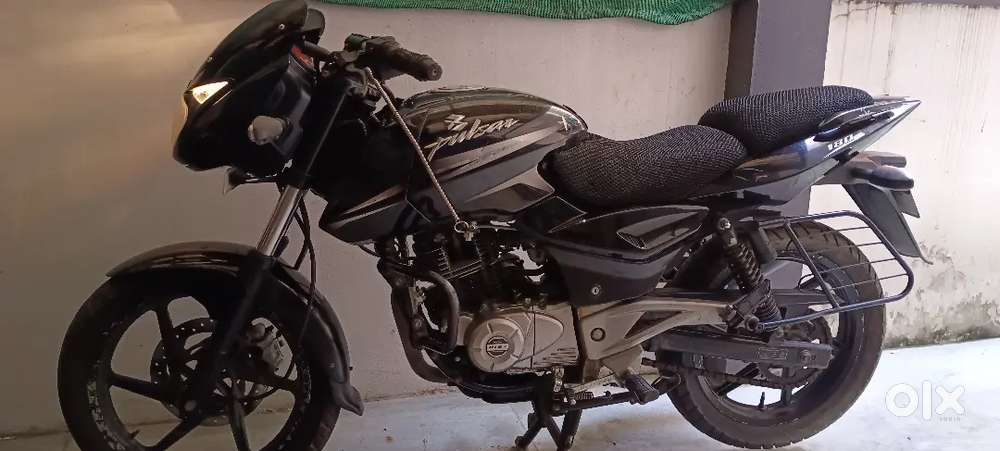 Pulsar 180 DTSI 2015 model petrol