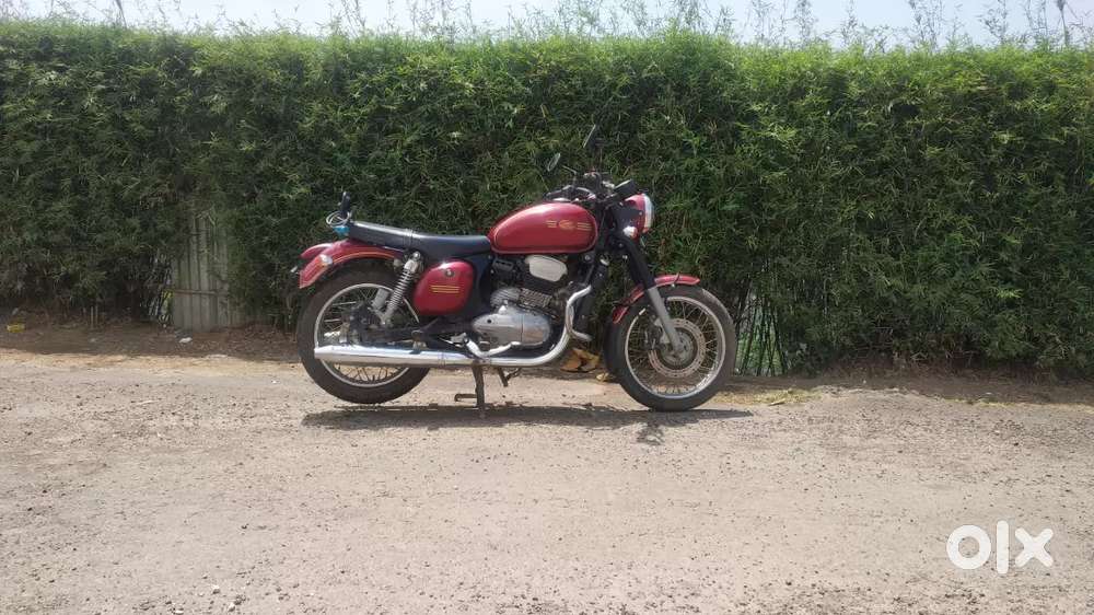 Jawa 42 2020 registration NL01 its has a dent on the tank