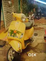 Vespa VXL, Yellow