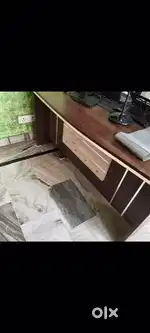 Computer table