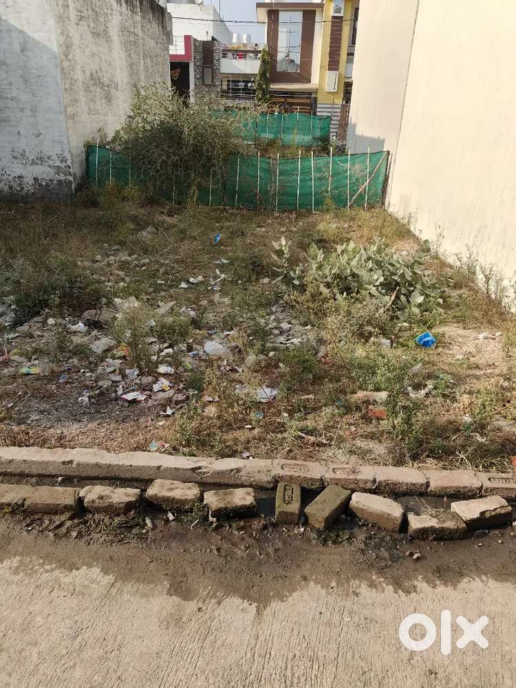 A plot of 600sqft in Ram mandir gali Navodyanagar with loan facility