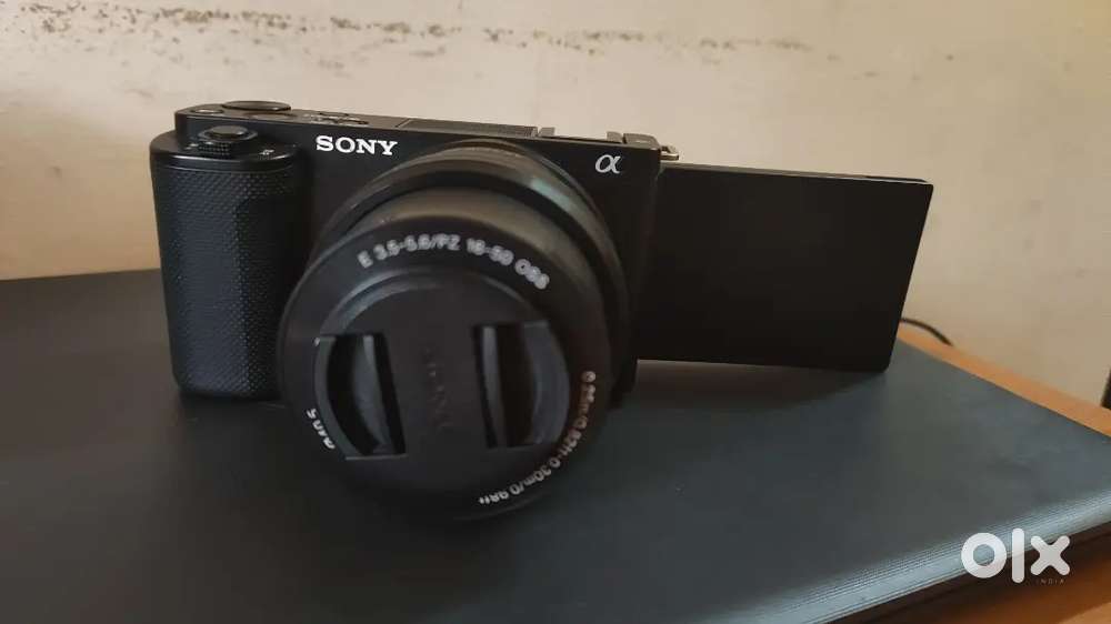 Sony zv e10 l 4k mirror less camera l Gud condition