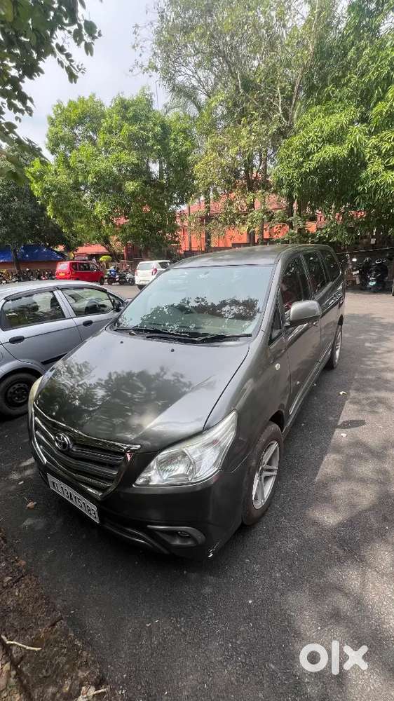 2014 registered 7 seater Toyota Innova
