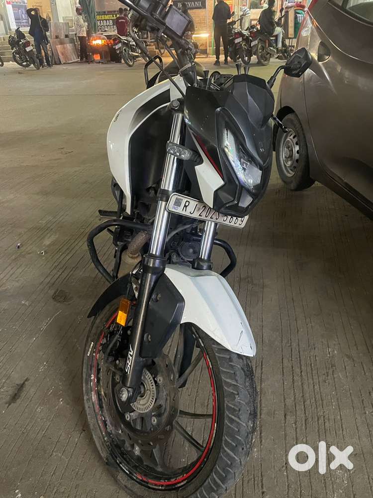 Good condition well maintain one hand and no accidental case