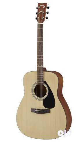 Yamaha F280 40 Inch Acoustic Guitar With Strap, Polishing Cloth, Picks ! Brand new unused