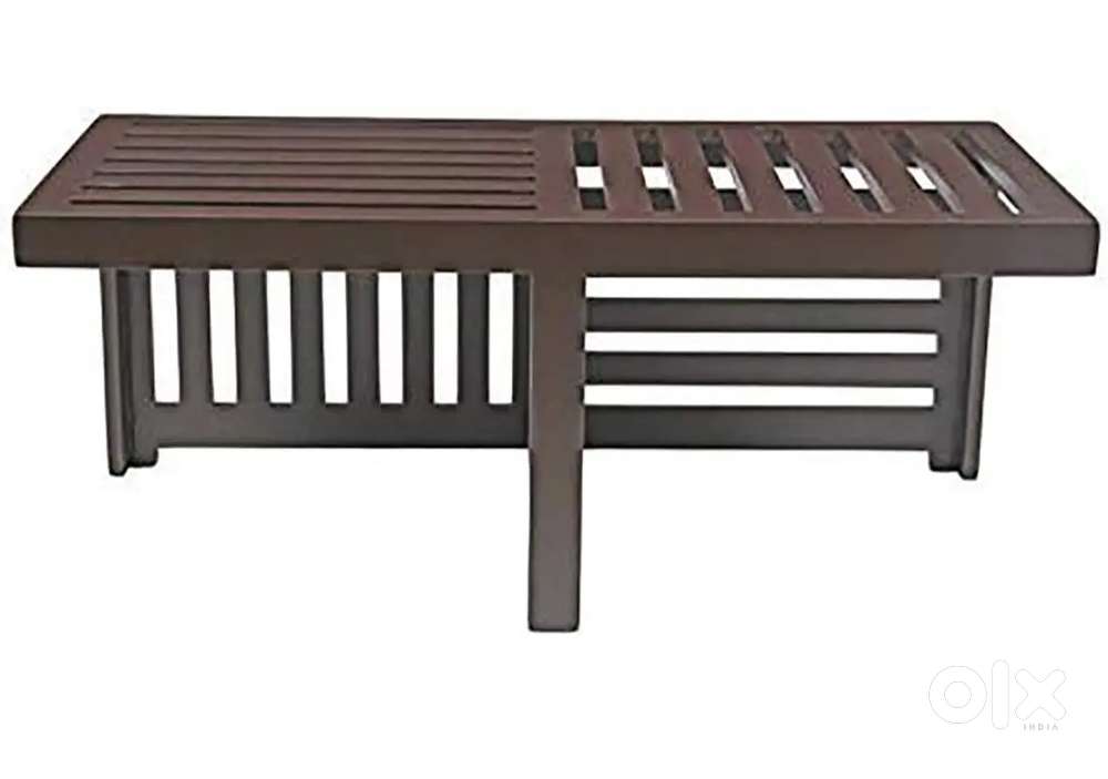 Center table with 2 seats / chairs