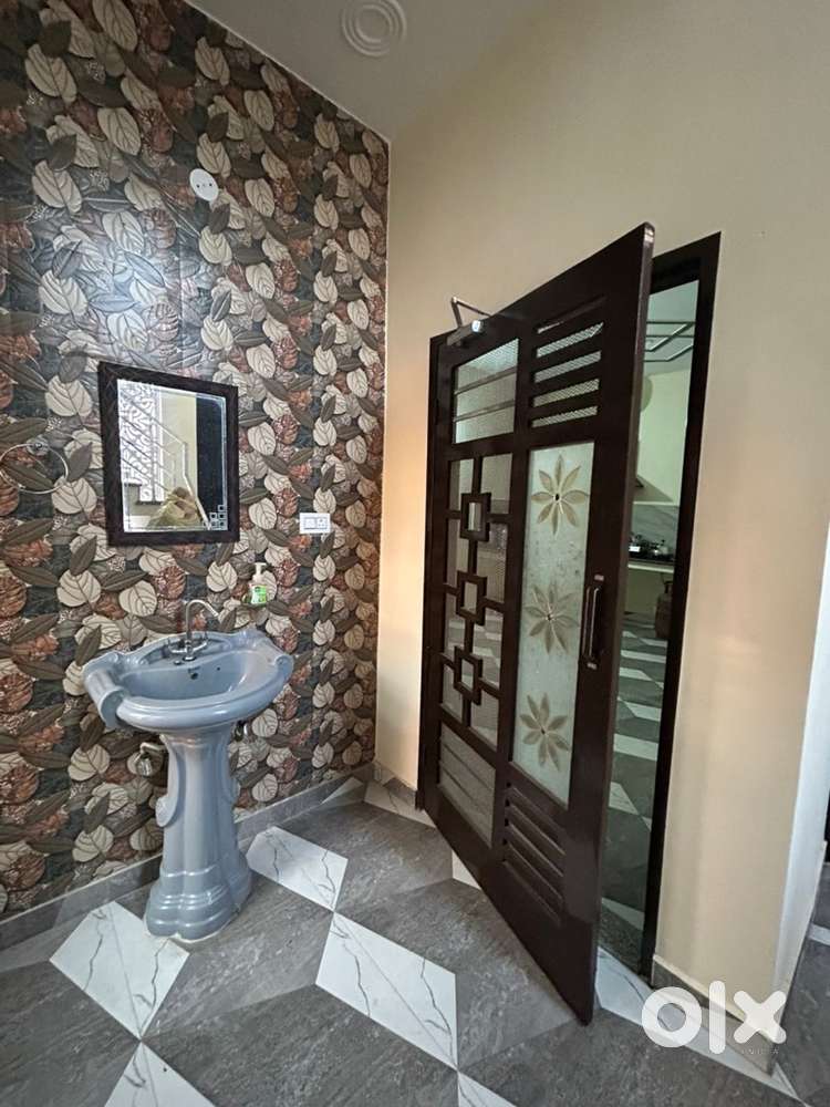 1 single room with sharing washroom and kitchen