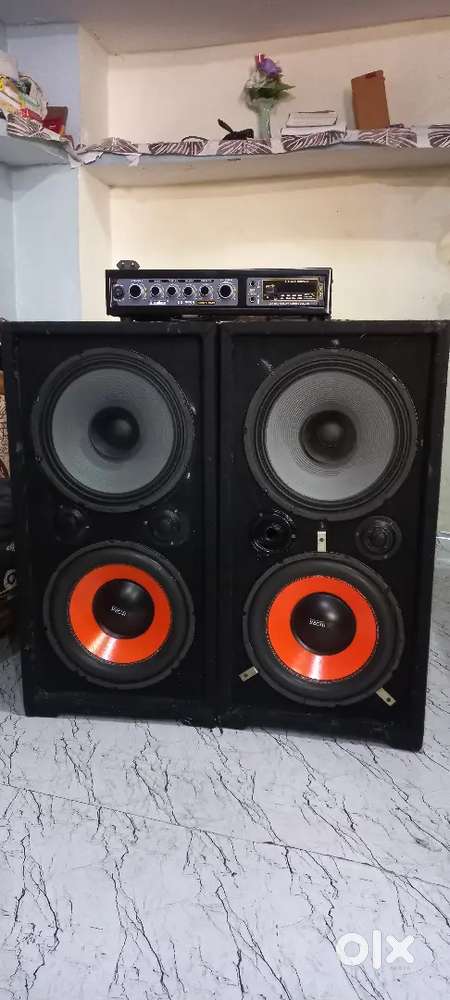 Amplifier 4 mosfet 5200+1943 speakers box 2 +12 inch 3 month old money