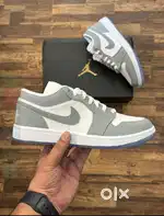 GYM SPORT SHOES WITH SAFETYBOX
