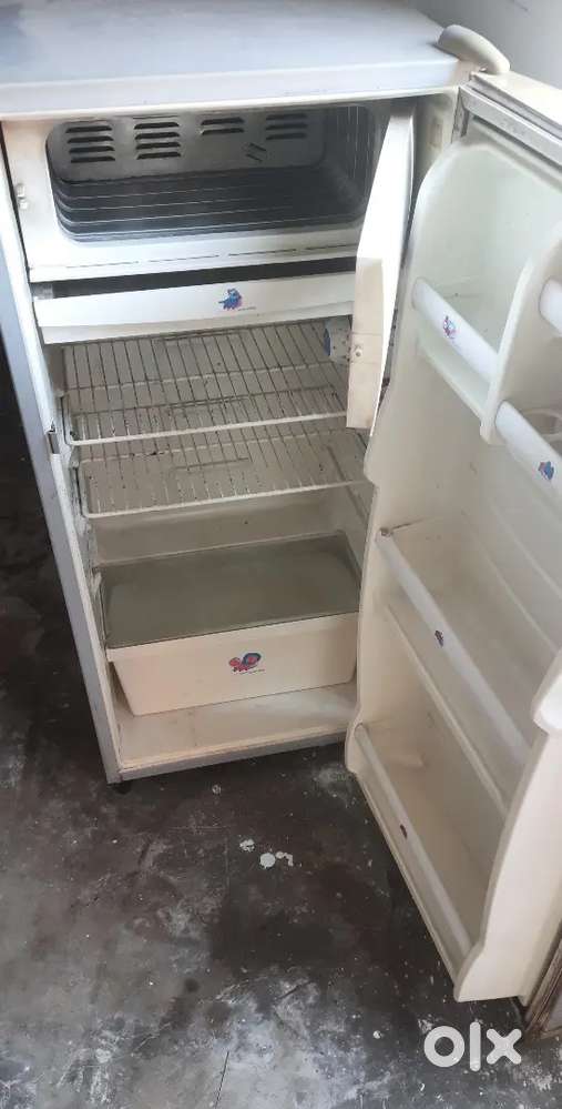 Whirlpool fridge in working condition