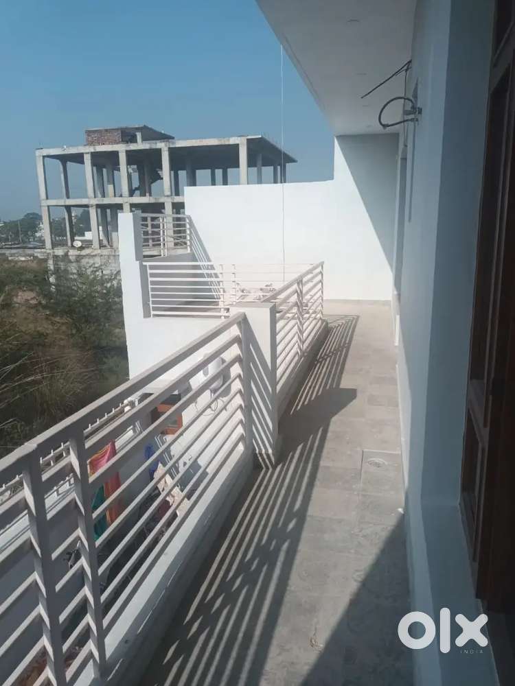 2bhk park facing  1st floor for rent for couple,working boys/girls