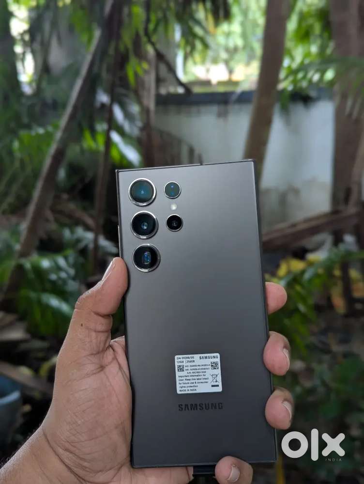 Samsung s24 ultra titanium black. (15 days old). Sticker not removed