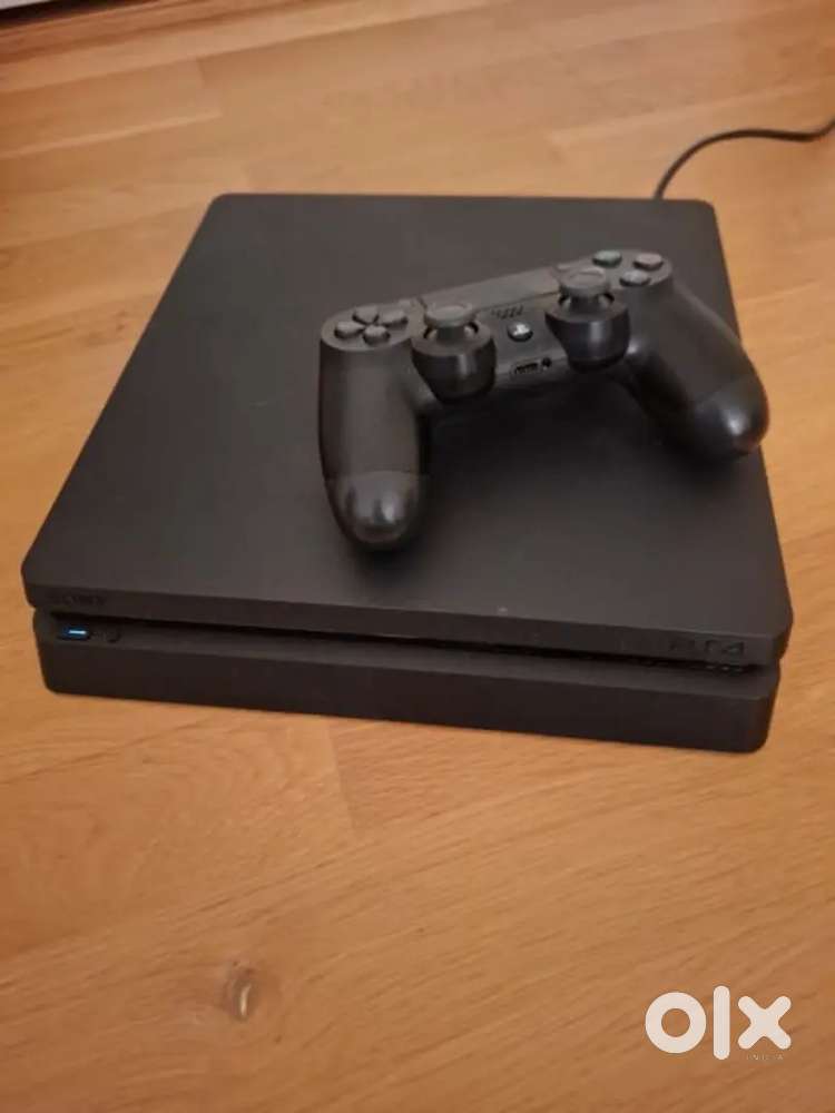 Ps4 1 TB gaming consoles with 10 existing games