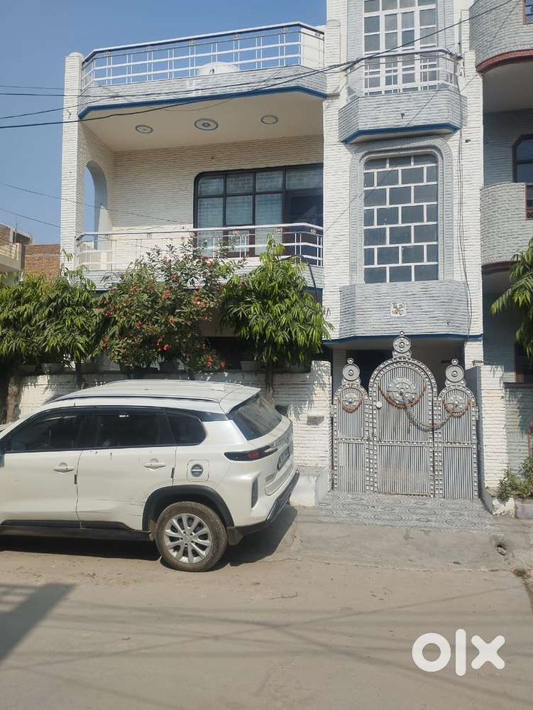 Sector 6 - 2 bhk, 160 gaz, 1st floor