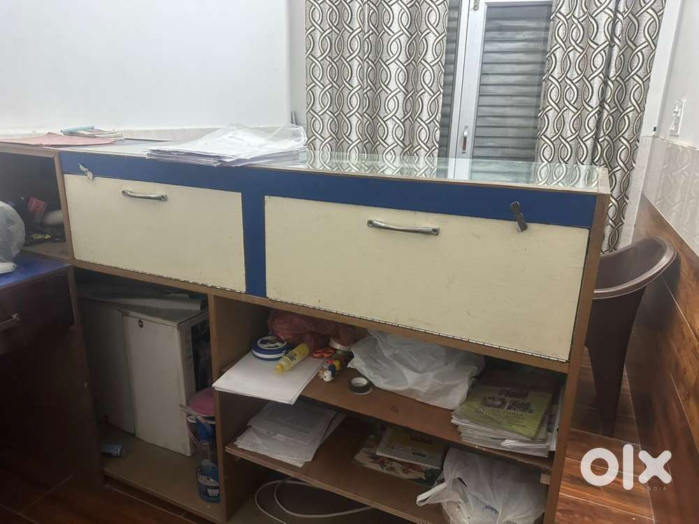 Moble display counter