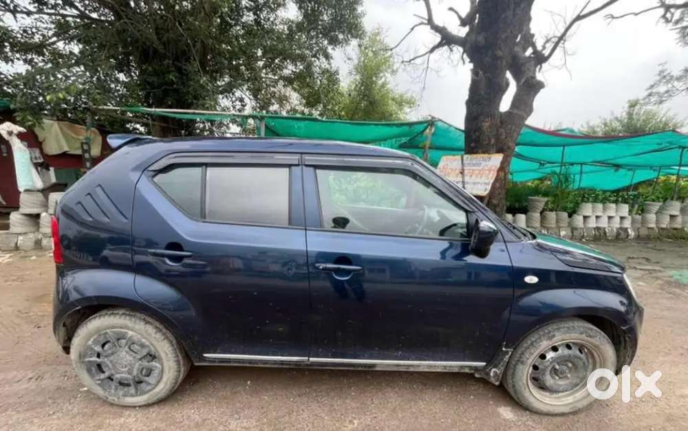 Age of car is 3 year it was buy on the end month of 2022december,