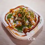 चाट और समोसा बनाने वाला चाहिए