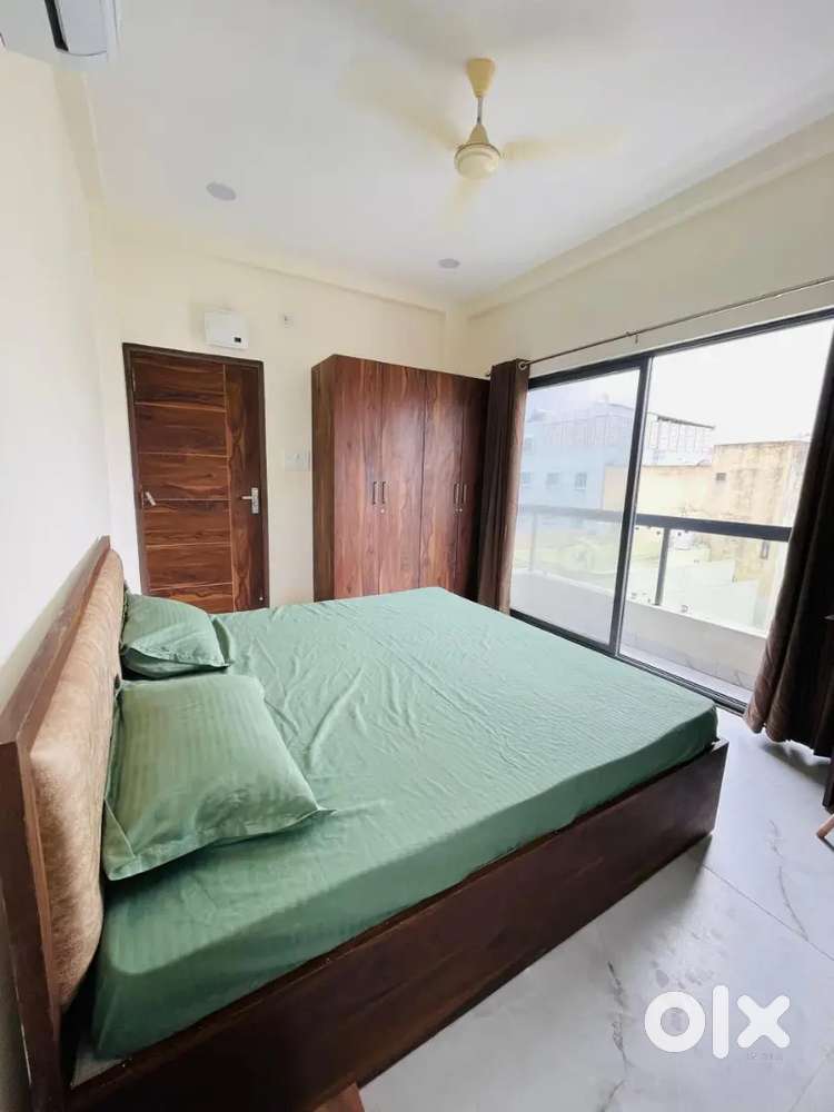 1RK FULL INDEPENDENT SEMI FURNISHED FOR BOYS/GIRLS/COUPLES