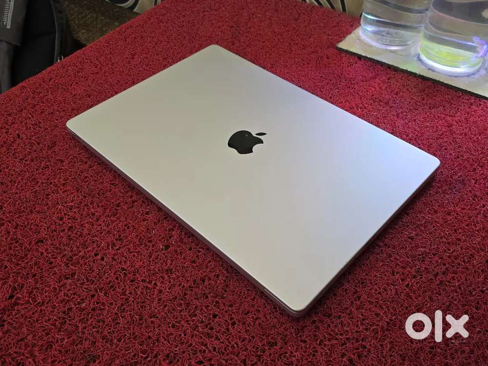 M1 PRO  Apple Macbook 16inch 16gb 512gb SSD  Retina XDR Display