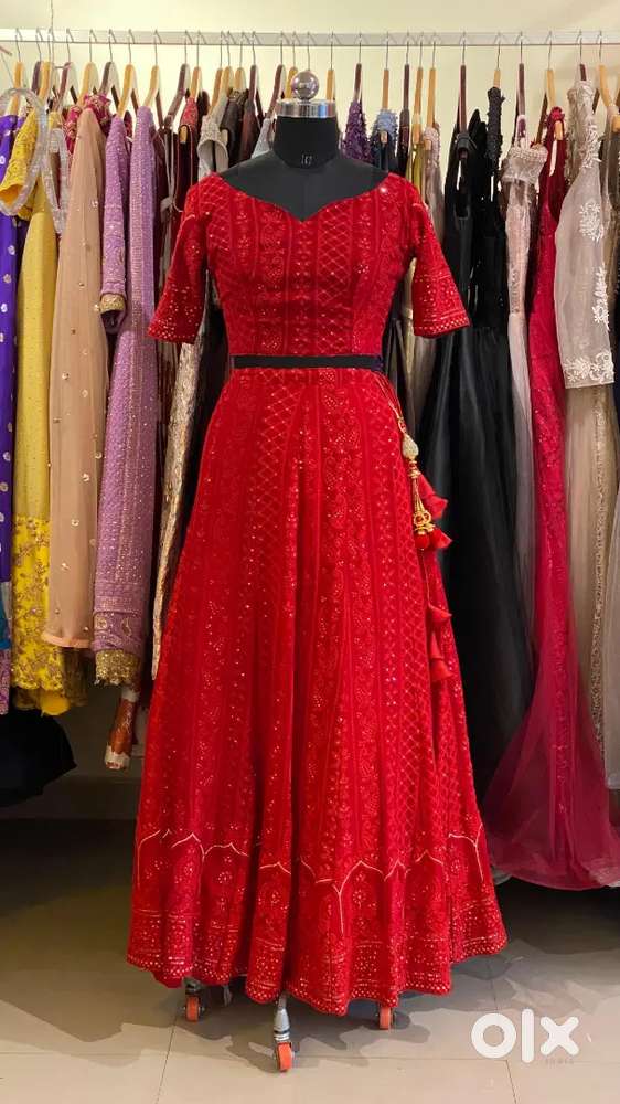 Looking for a female helper to work in boutique