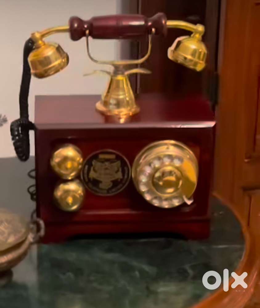 Vintage Telephone - we can ship thru courrier all over India