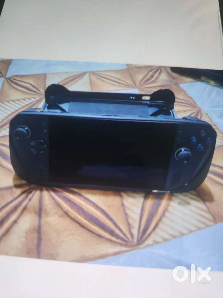 ROG ALLY X  24 GB RAM 1TB SSD AMD RADEON GRAPHICS