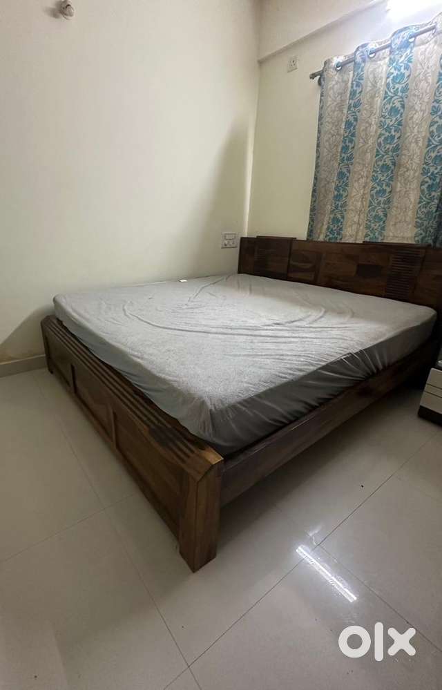 Royaloak king size cot with spring bed - High quality - negotiable