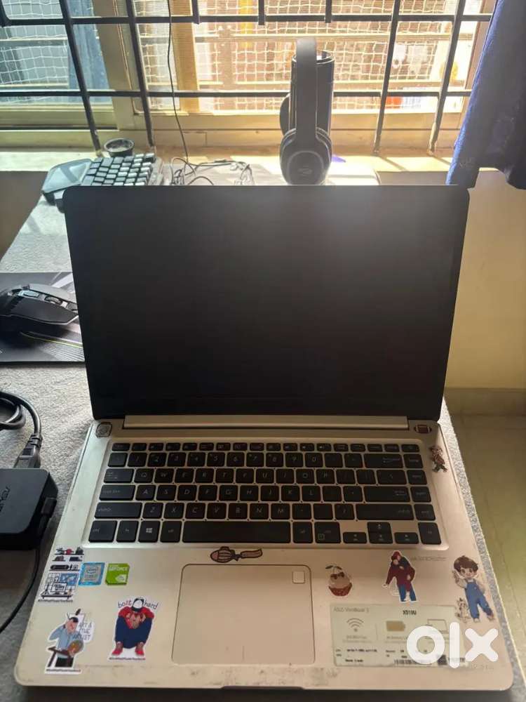 Asus vivabook laptop