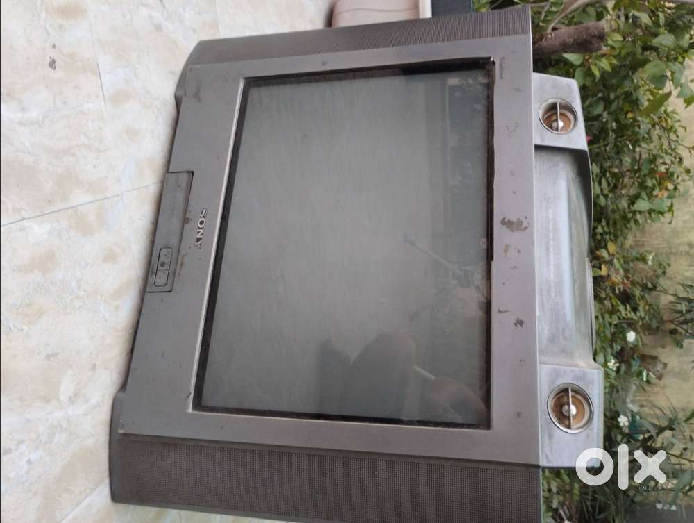 Sony TV with dual 3d woofer sound system