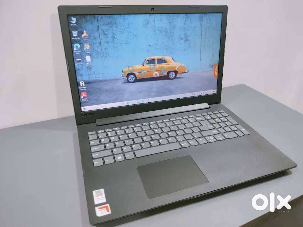 Ultra-Slim - L E N O V O  - 256GB SSD / 4 GB / 15.6 Full Screen