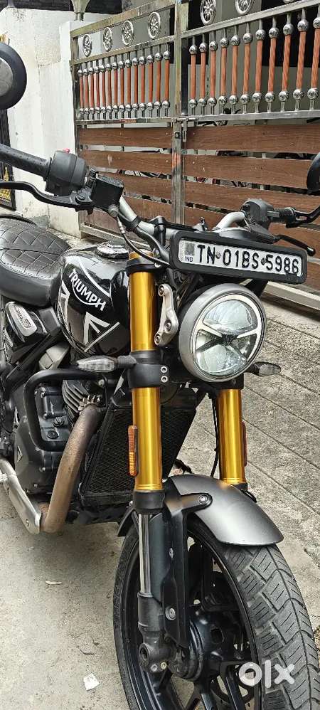 Triumph speed 400