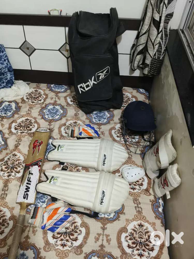 ક્રિકેટ કીટ વેચવાની છે