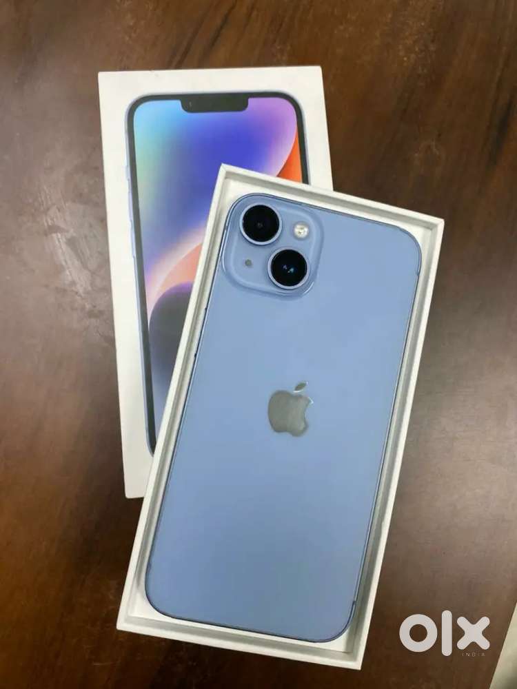 Seeling my 6 month old iphone 14 with bill and Box.