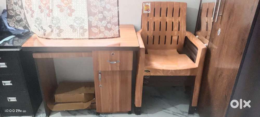 Computer table and chair