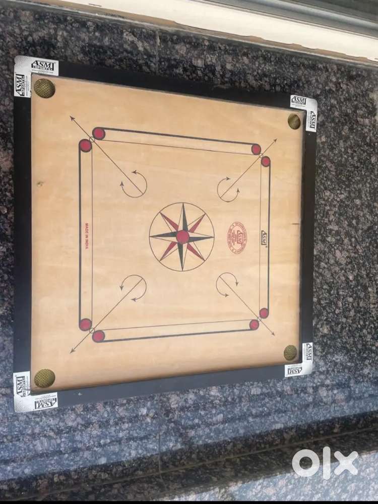 Carrom board