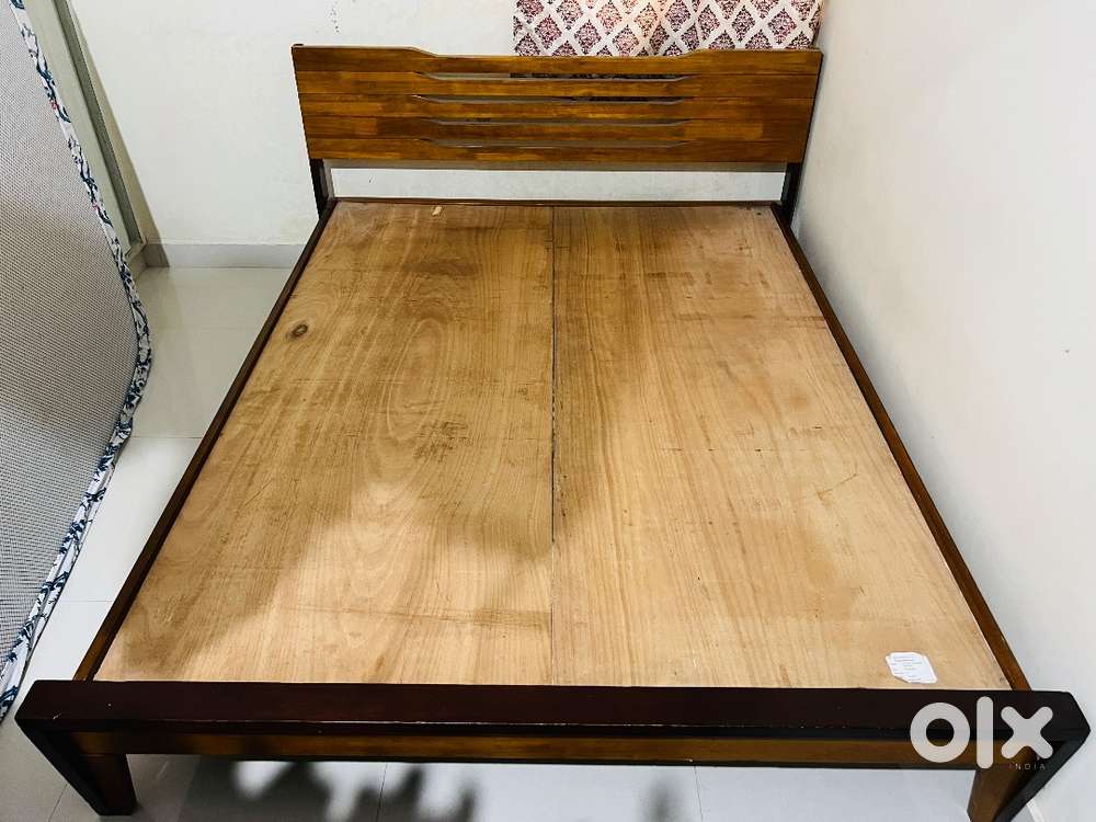Queen size bed & Diwan for sale