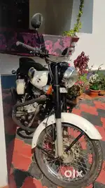 2015 classic 350 white in mint condition