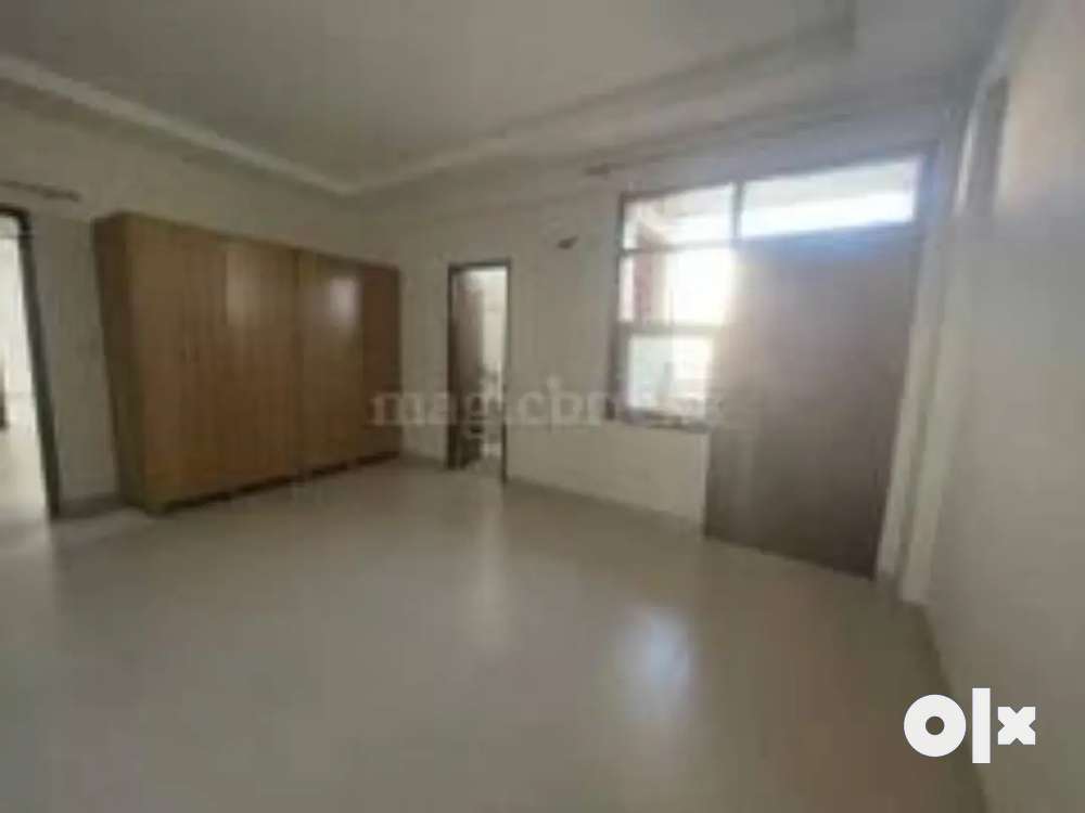 Fully independent ground floor 3bhk available on rent