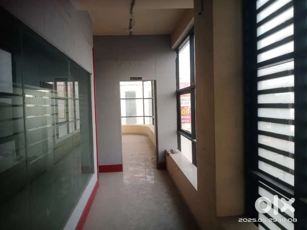 Rd facing, 2000ft office+1800ft balcony