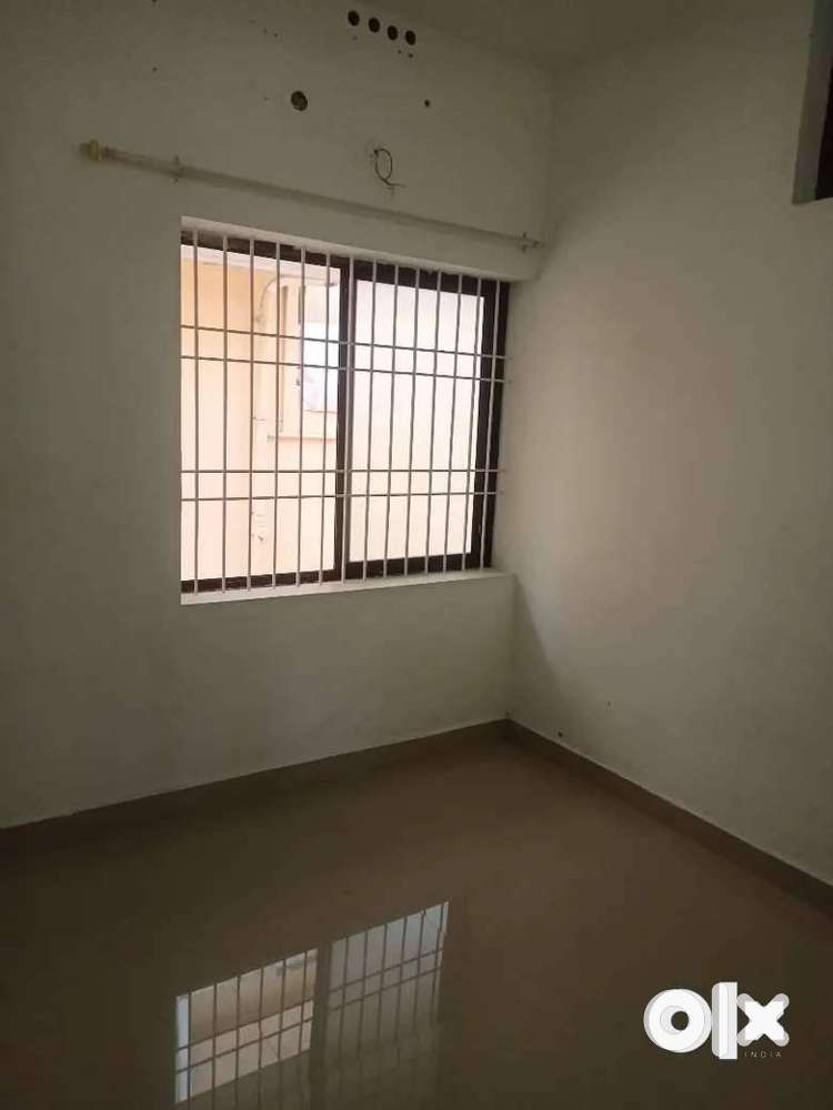 2BHK for Bachelors - Oberon Mall