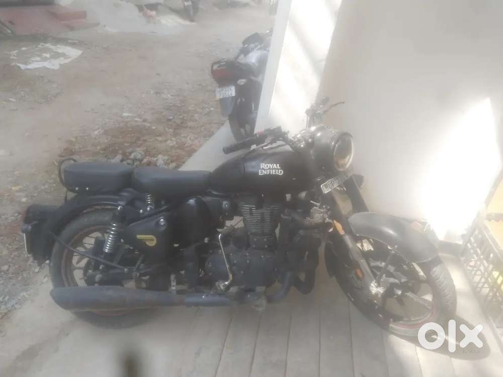 Royal enfield classic stelth black 350..