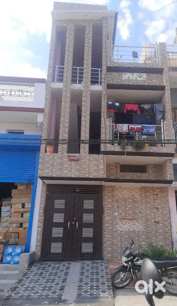 one room set is available for rent in singh colony Rudrapur