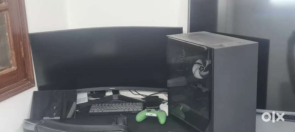 High end gaming pc with ultrawide monitors